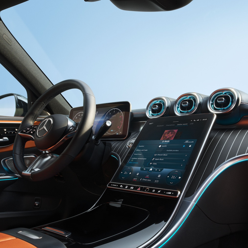 Close-up of the cockpit with displays in a Mercedes-Benz C-Class.