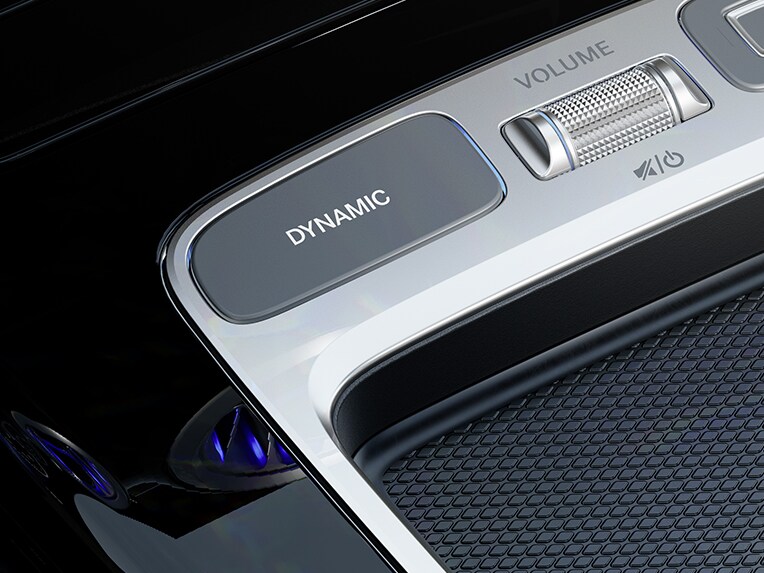 DYNAMIC SELECT function of the Mercedes-Benz CLA Coupé.