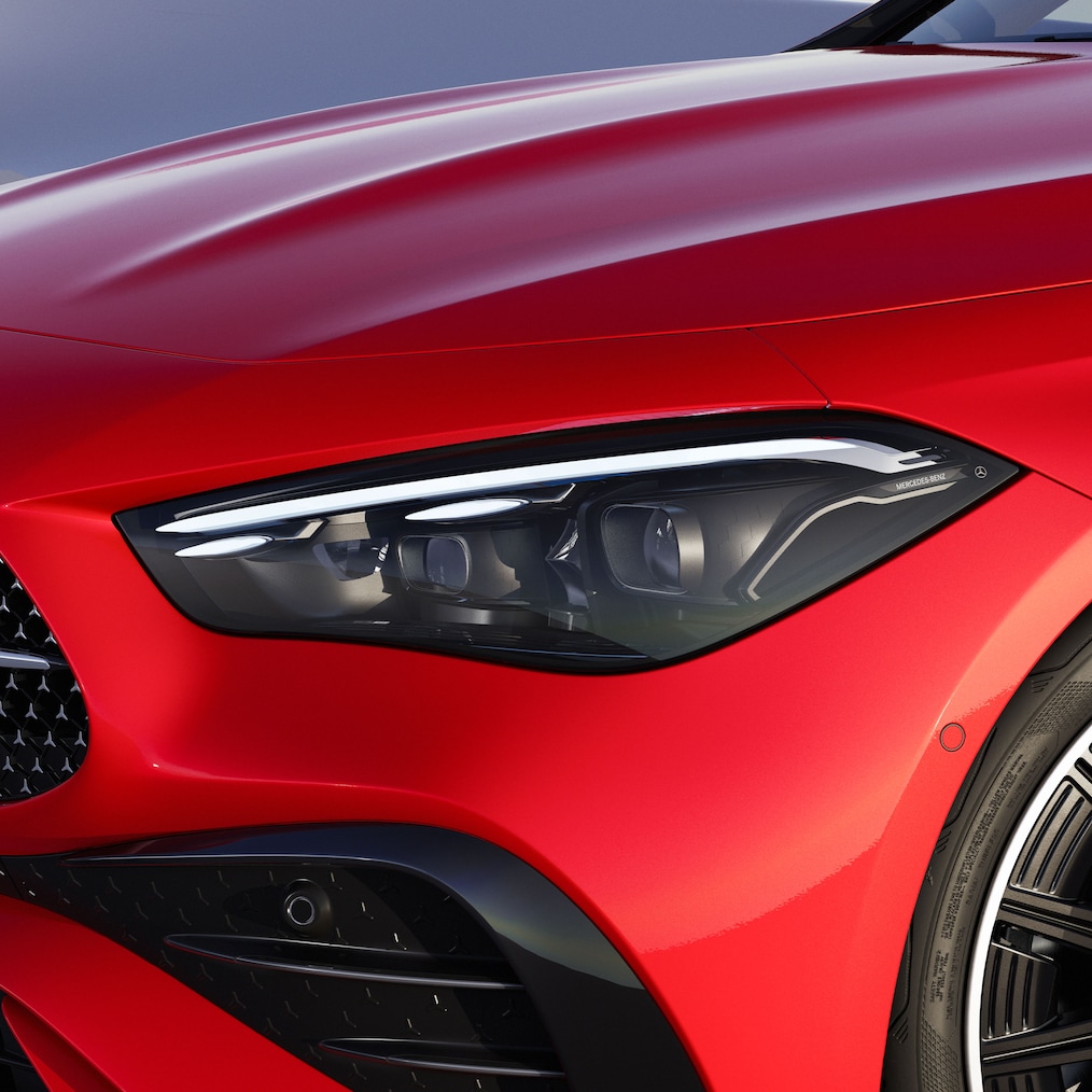 A headlamp with DIGITAL LIGHT from the Mercedes-Benz CLE Coupé.