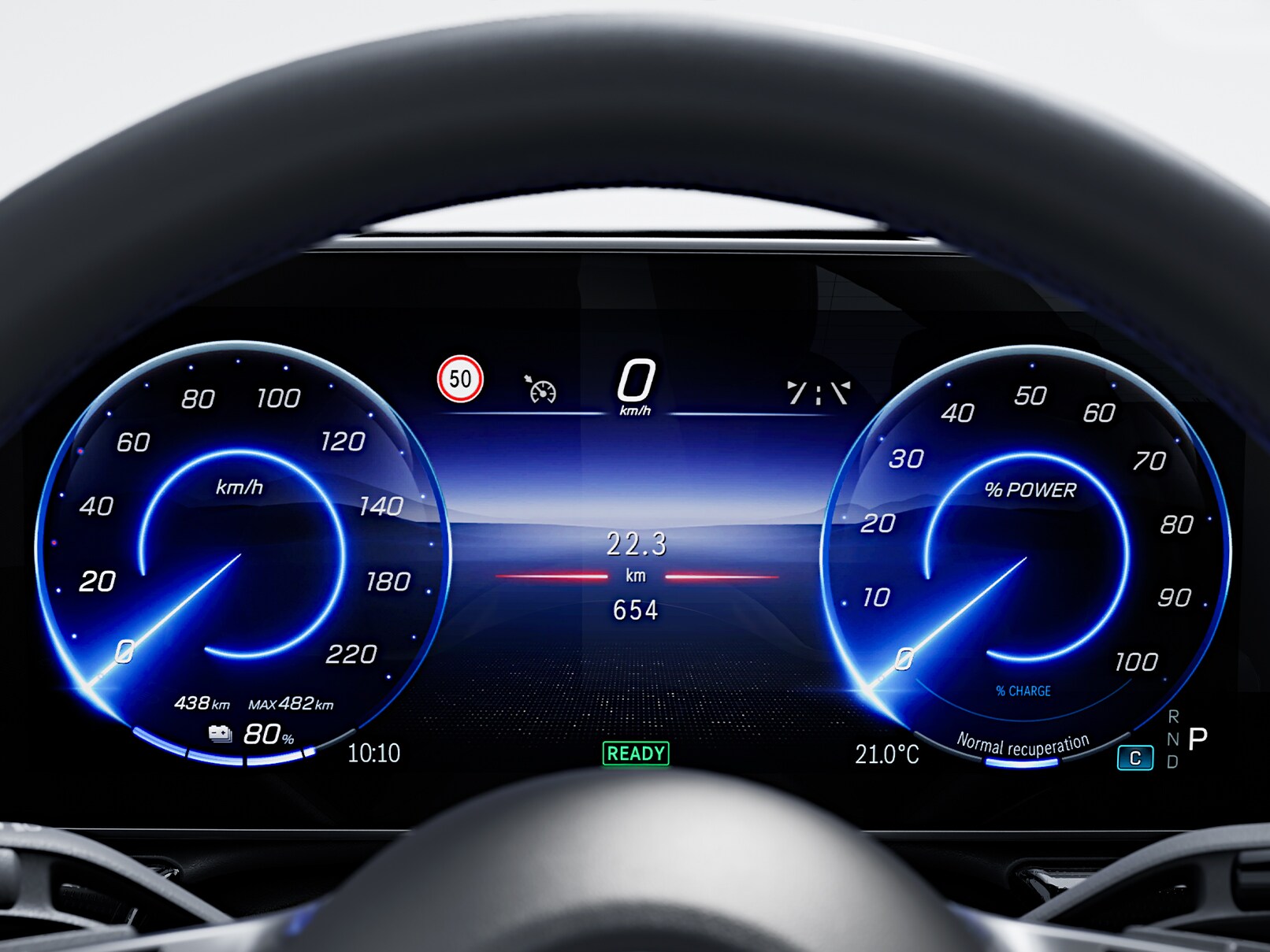 Active Range Assist in the new EQE SUV from Mercedes-EQ shown in the display (detail view).