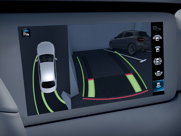 Parking Package with 360° camera in the Mercedes-Benz GLA.
