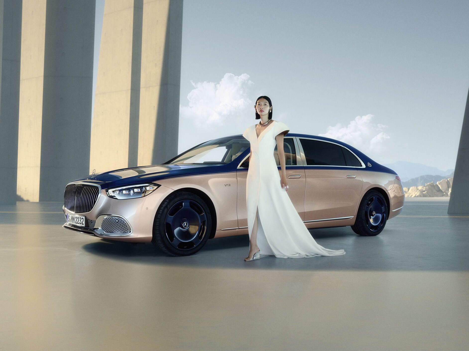 The Mercedes-Maybach S-Class in a side view.