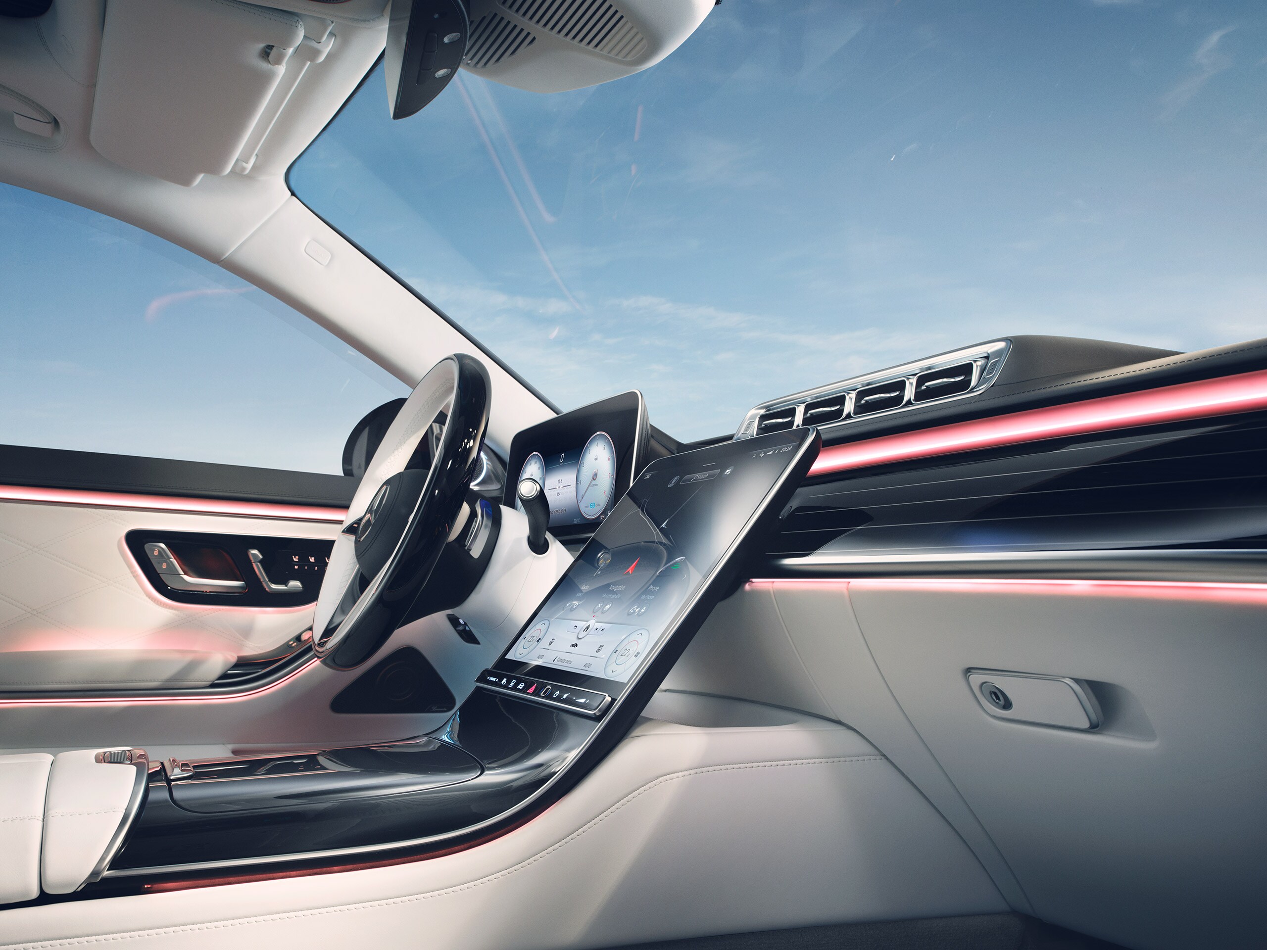 The video illustrates the functions of Active Blind Spot Assist in the Mercedes-Maybach S-Class.